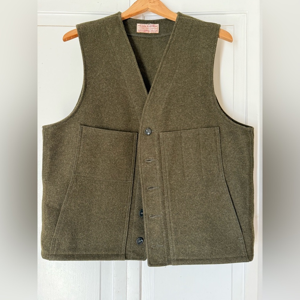 Filson Mackinaw wool vest in hunter green - Picture 3 of 6